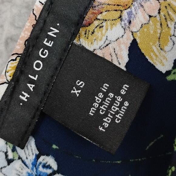 Halogen Blouse SIze XS Chiffon Floral Print Dark Blue and Yellow Short Sleeve - Picture 4 of 6